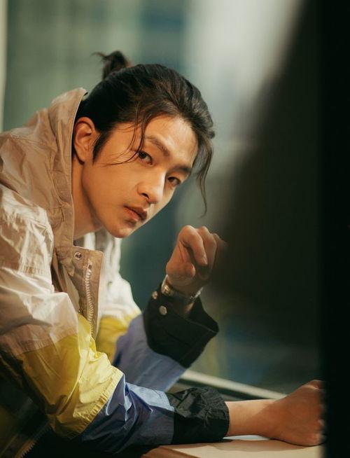 娱乐爆料屈楚萧是谁,娱乐爆料中的璀璨新星